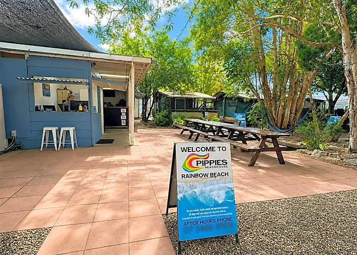 Pippies Beachhouse Backpackers