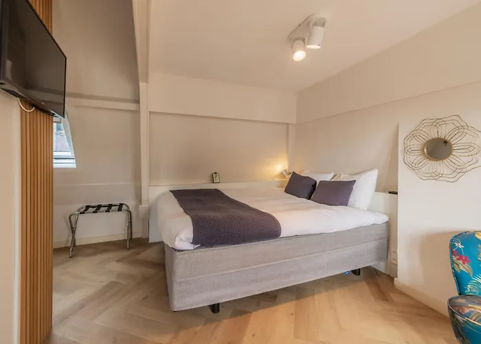 Lot Hotel