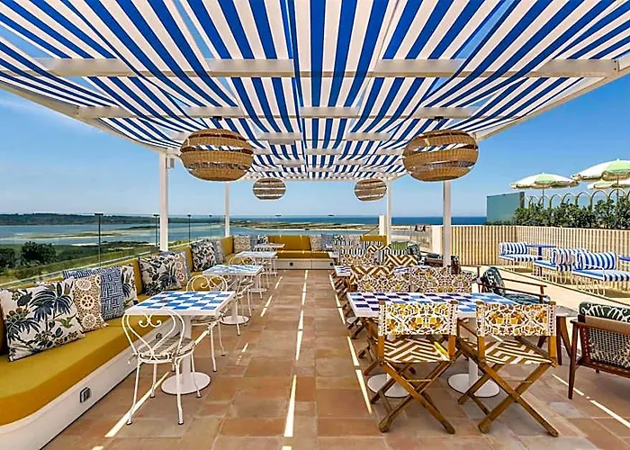 Amarello Hotel Praia Santo Andre, Tapestry Collection By Hilton
