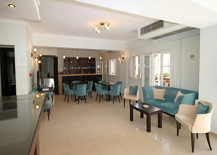 Ionis Hotel