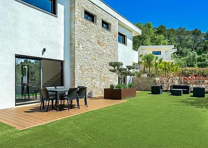 Villa 5 Etoiles - 6 Chambres - Piscine - Calme