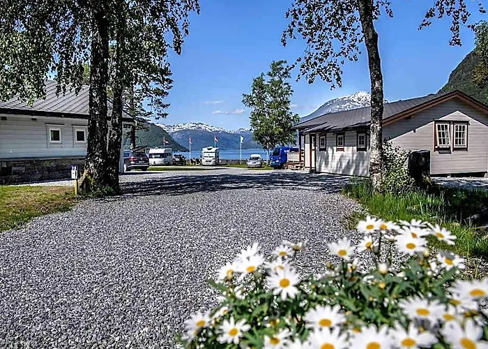 Spacious Holiday Home In Kinsarvik