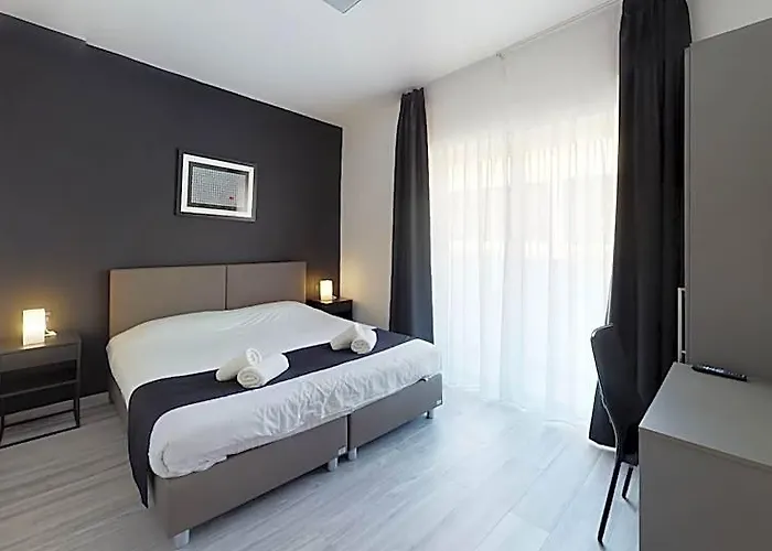 Block Hotel