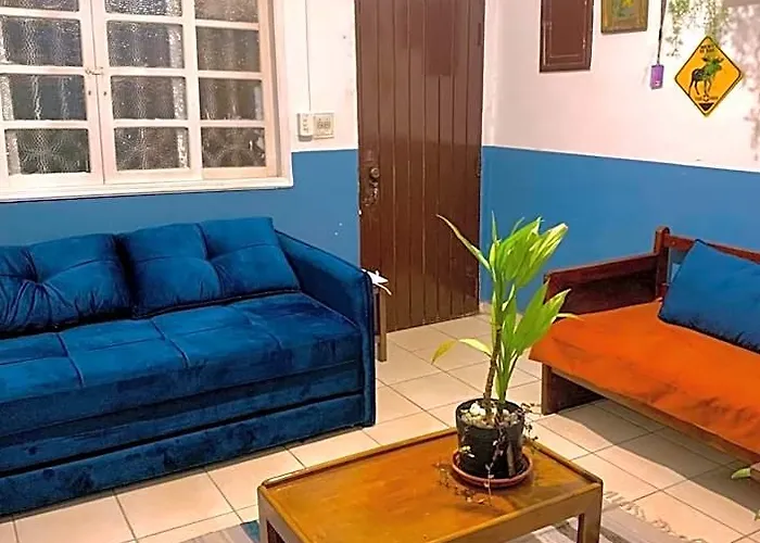 Casa Familiar Com Piscina E Churrasqueira Em Area Coberta, Garagem E Espaco A Vontade, 4 Quadras Da Praia
