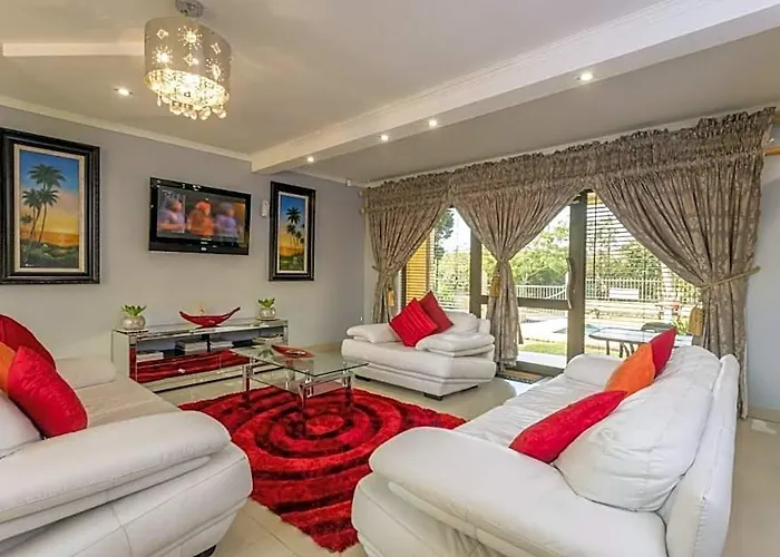 Ezulwini Guest House - Executive Double Room With Pool View, 2 Guests In Balito