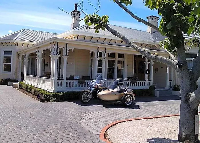 Collingwood Manor Bed & Breakfast