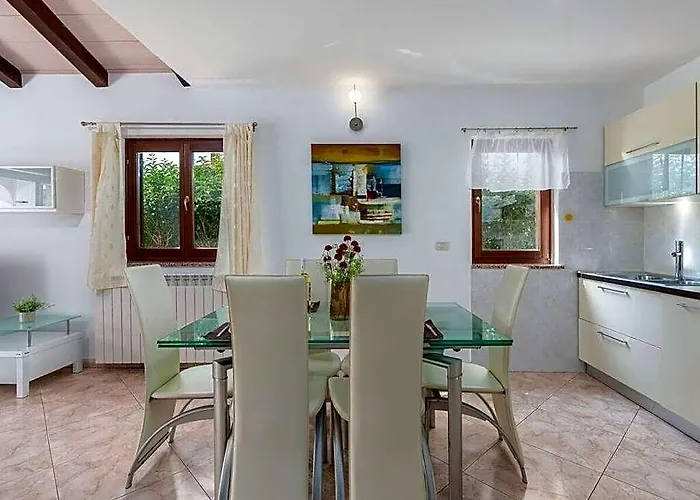 Villa Lucas Comfortable Holiday Residence