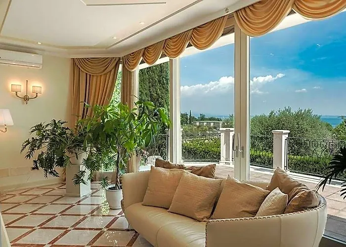 Villa Elena Elegante Villa Vista Lago Con Piscina