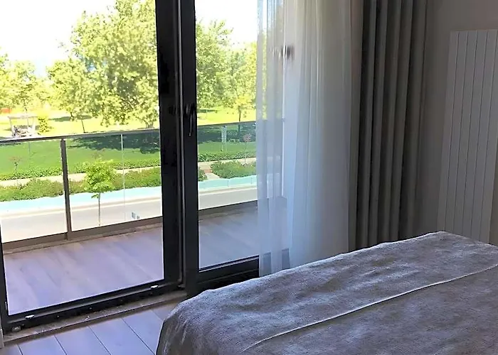 Antigonia Hotel