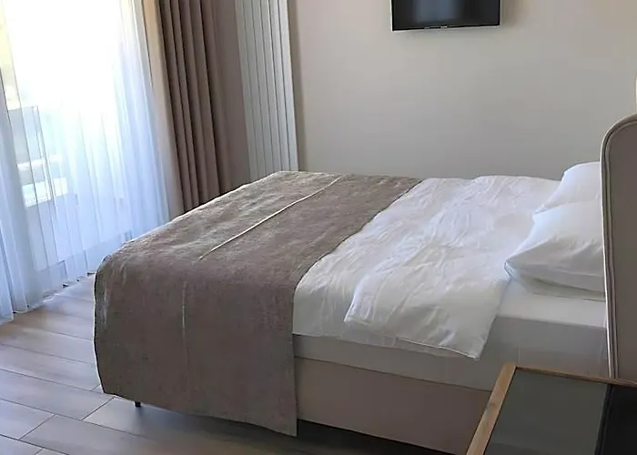 Antigonia Hotel