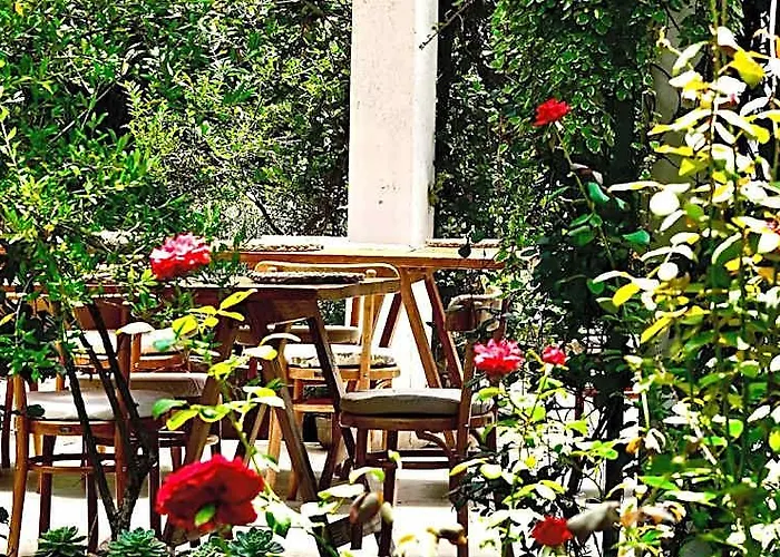 Francines Farmhouse & Venue