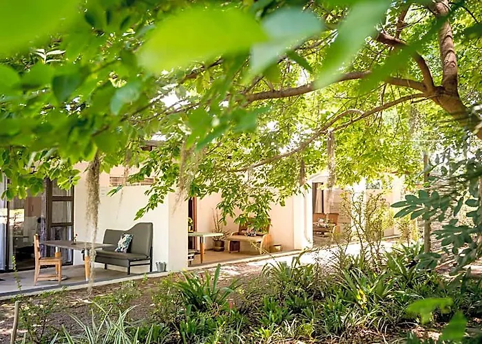 Francines Farmhouse & Venue
