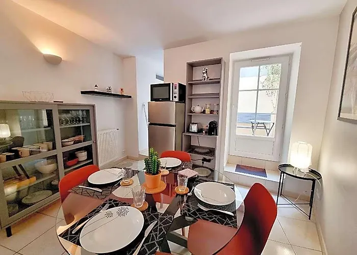 Coquette Maison De Ville Calme Avec Patio