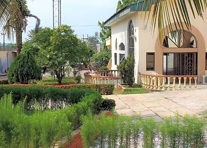 Tourist Castle Hotel And Suites