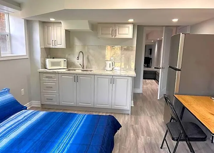 Studio In Whitby - Bright & Modern