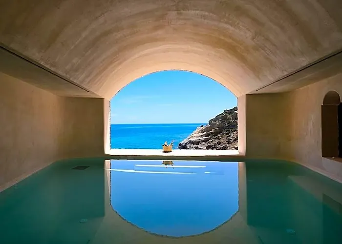 Stone Luxury Suites - Adults Only