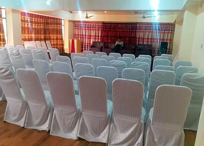 Hotel Deewan-E-Aziz International
