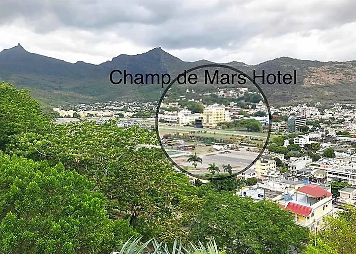 Champ De Mars B&B