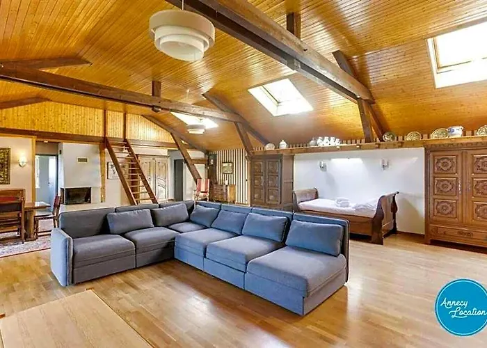 Bergerie Loft Apartment With Panoramic Lake