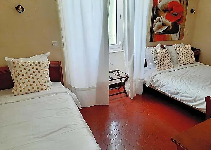 Logis Hotel De Provence