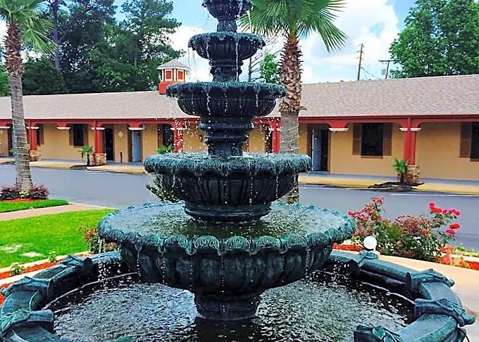 Deluxe Inn - Savannah