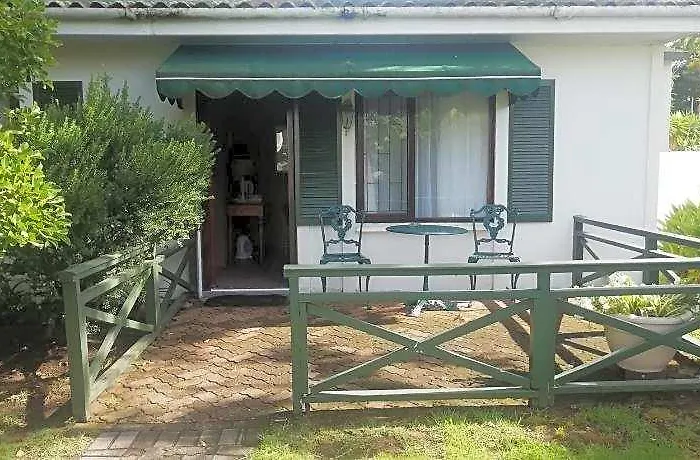 Point Lodge On The Waters Edge