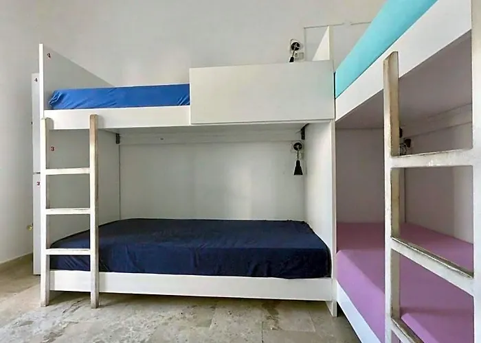 Fira Backpackers Place