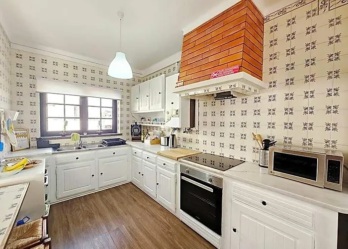 Baleal Classic Waves Guest House