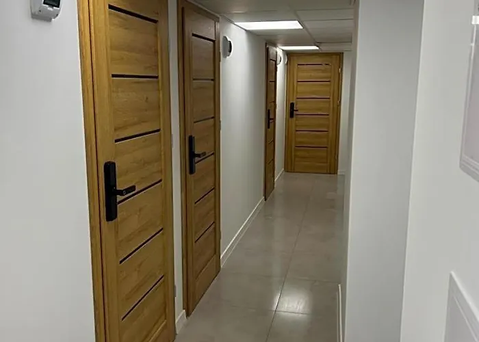 Yellow Hostel - Free Breakfast - The Best Service In Katowice - Free Parking
