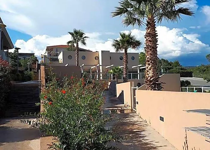 Les Parasols D'Argens