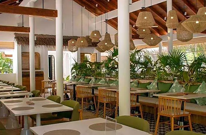 Stone Hotels Dhiffushi