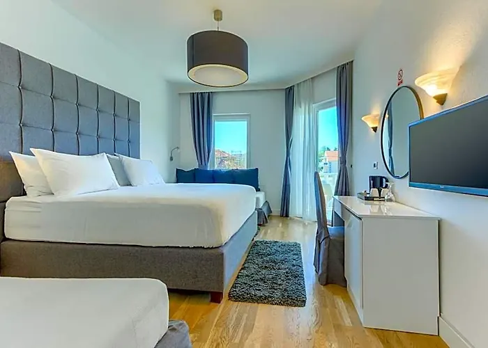Hotel Riva Kastela With Swimming Pool