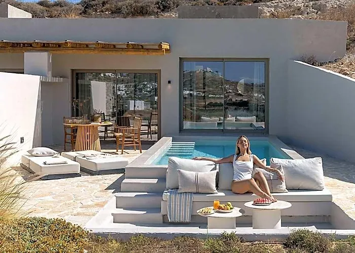Solus Suites Milos
