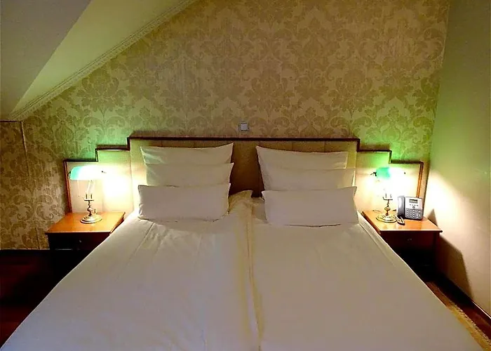 Hotel Mitra, Story Hotels