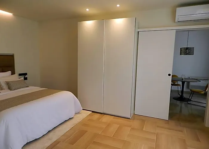 Hotel Manel