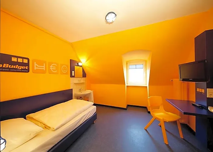 Bed'Nbudget Expo-Hostel Dorms
