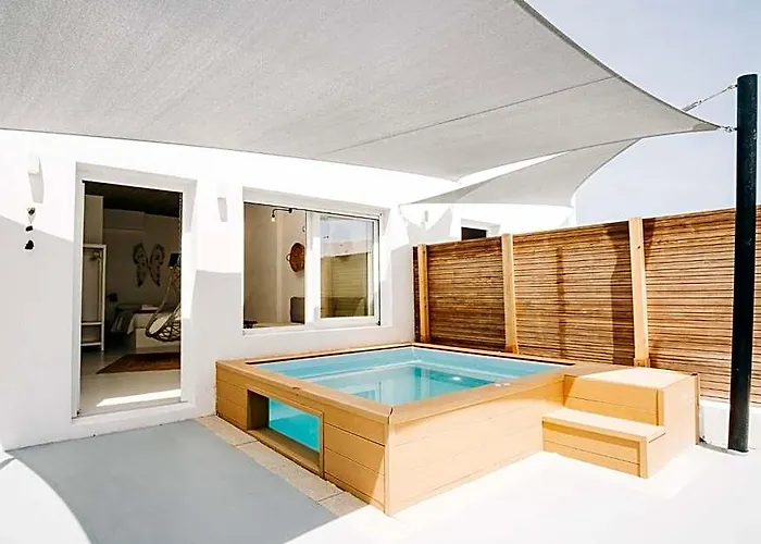 Mesanto Luxury Suites
