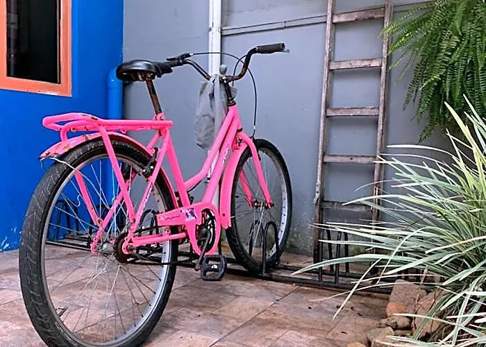 Fica, Vai Ter Bolo Hostel