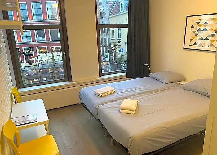 Kleinschalig Hostel In Deventer, Centrum Stad, Aan De Ijssel,