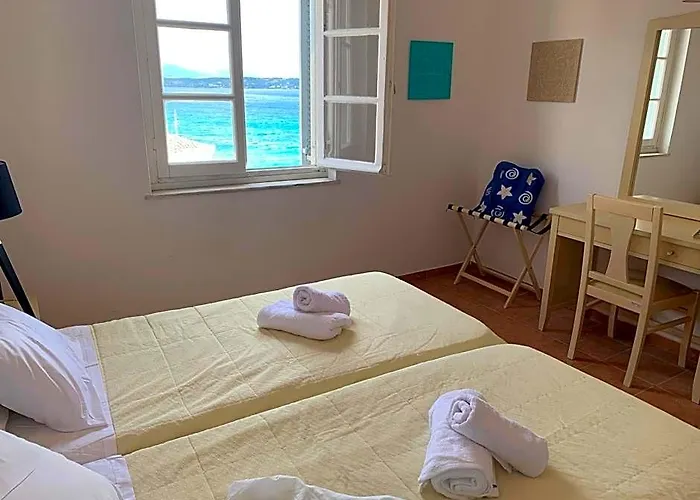 A Hotel Faros