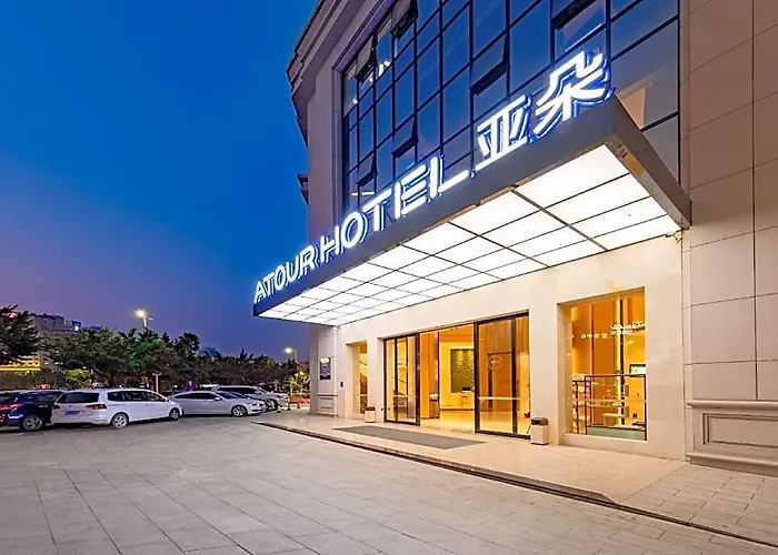Atour Hotel Maoming High-Speed Railway Station People Square