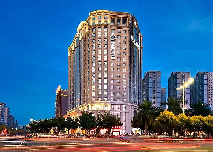 Atour Hotel Maoming High-Speed Railway Station People Square