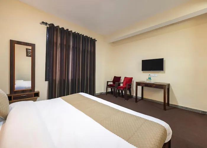 The Prakriti Heights L Lift L Comfortable And Spacious Rooms L Free Wifi, Free Parking L Enjoy Fresh Mountain Air L Managed By Exotic Stays