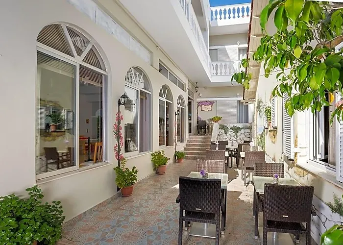 Bella Vista Beach Hotel