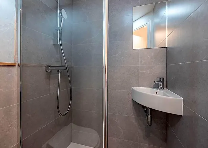 The Originals Access, Hotel Bordeaux Lac
