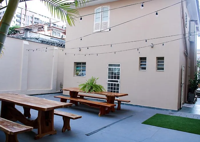 Nuhh Hostel & Cafe