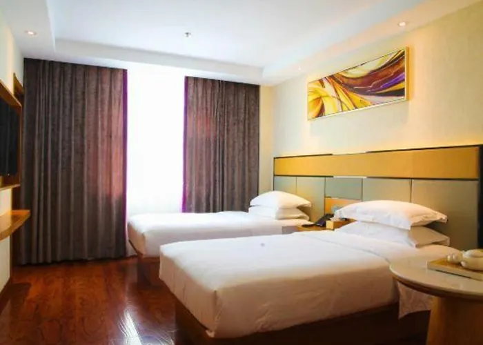 Greentree Inn Geermu Walking Street Business Hotel