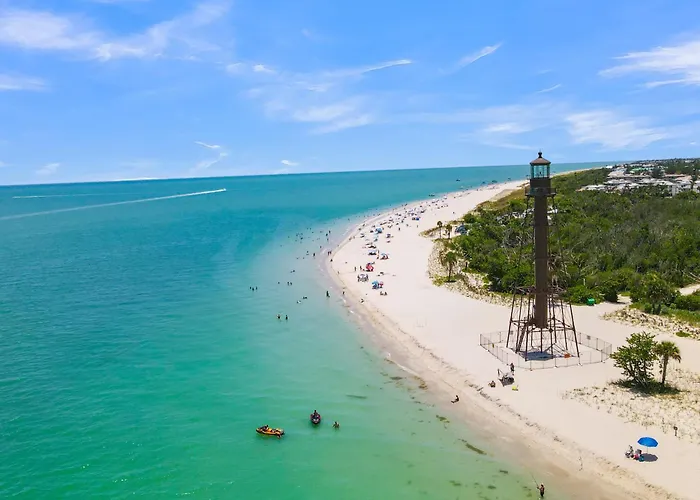 Lighthouse Resort & Club