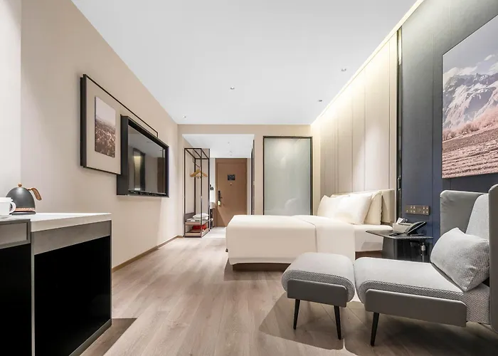 Atour Hotel Jiashan Wanlian Plaza