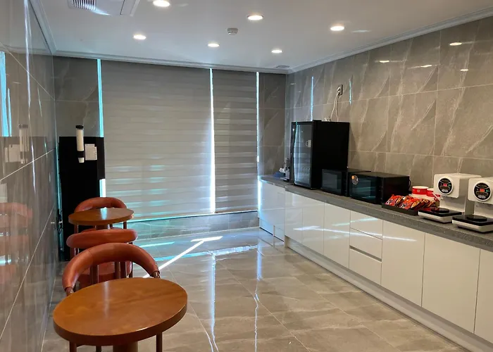 Y2 Stay Hotel